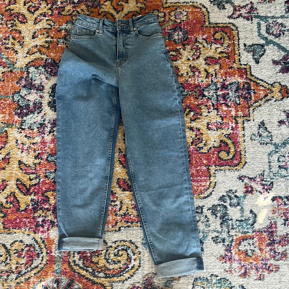 Brand new H&M pants never worn, to small on me